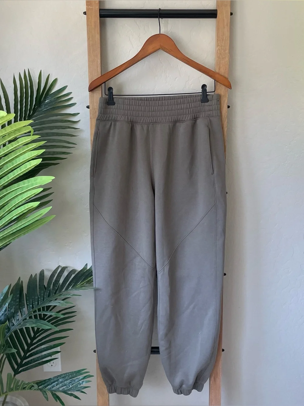 Abercrombie Taupe/Coffee YPB Workout Sweat Athletic Jogger Pants
